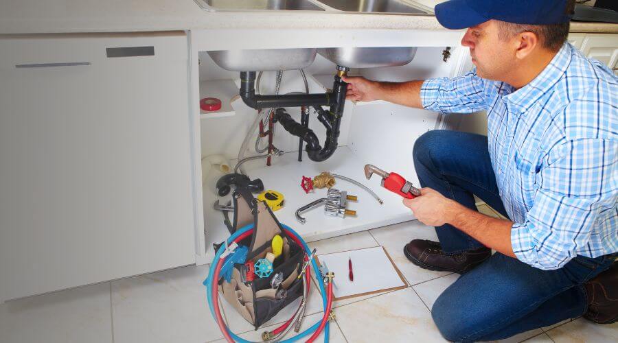 Expert burst pipe repair services in Tarlton, OH